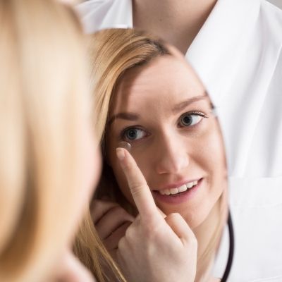 Kontaktlinsen einfach aufsetzen und absetzen Kontaktlinsen einfach aufsetzen und absetzen